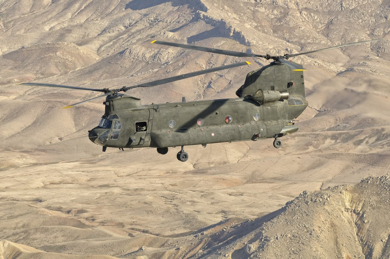 the-original-online-store-of-stocktrek-italian-army-ch-47c-chinook-glossy-poster-online_0.jpg